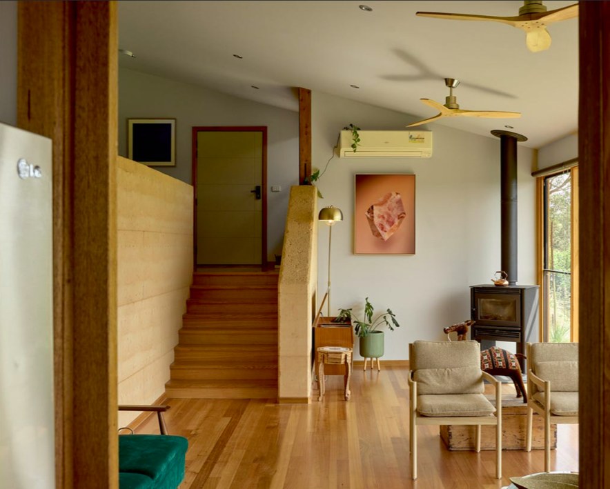 Interior — Extension with rammed earth walls in Smith's Gully, Melbourne